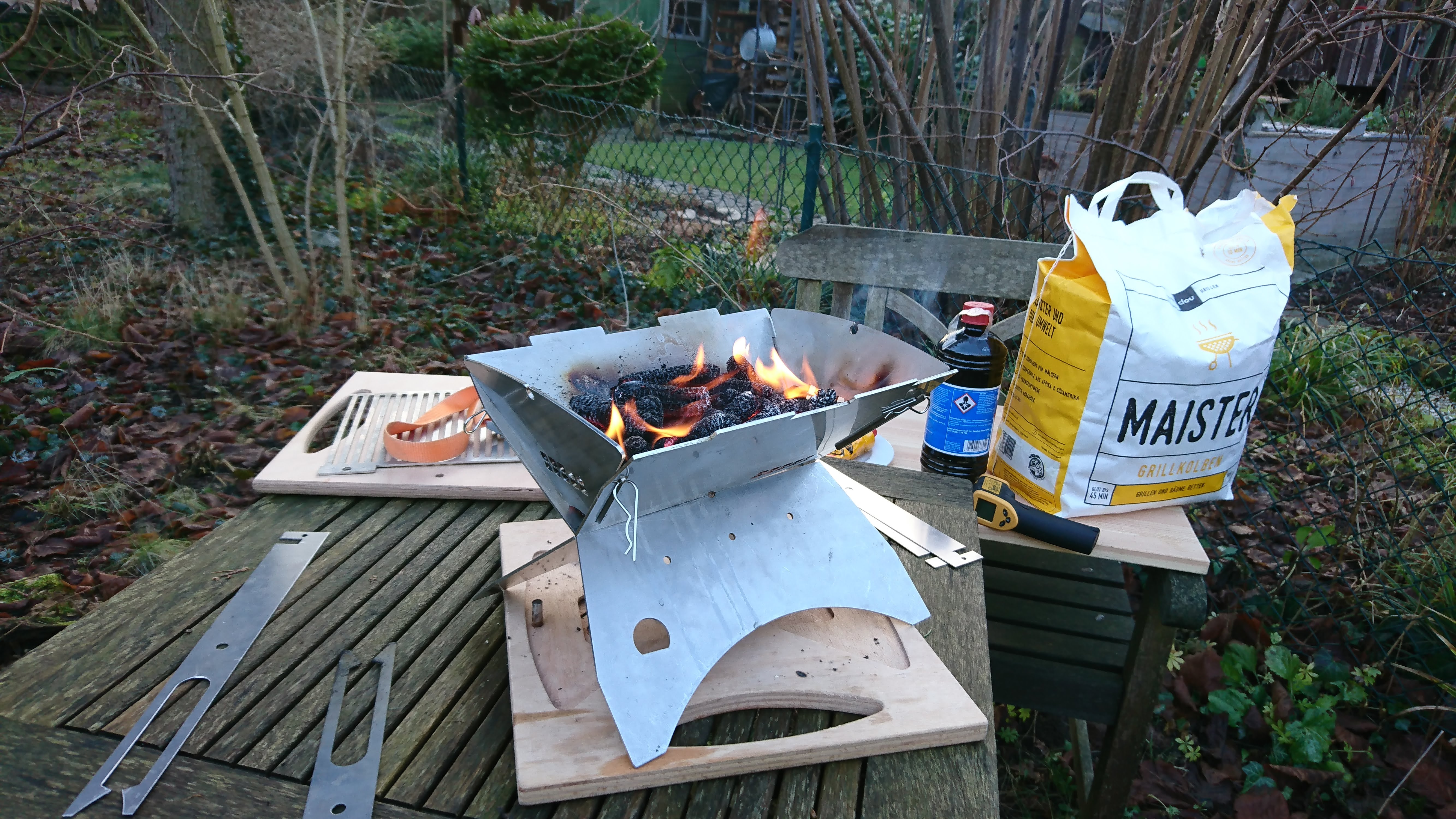 Barbecue with corn spindles