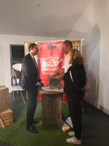 Mayor Michael Müller at ZWEEnHALB